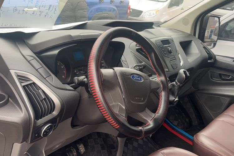 Used Ford Transit 2017 2.0T Gasoline Van Mid-Drive Mid-Roof China V Standard Interior 2