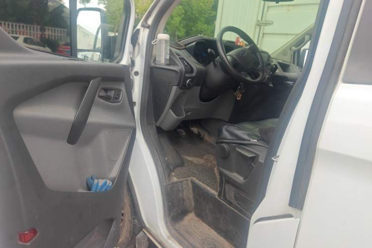 Used Ford Transit 2017 2.0T Diesel Multi-Function Commercial Vehicle Mid-Drive Mid-Roof China V Standard Interior 3
