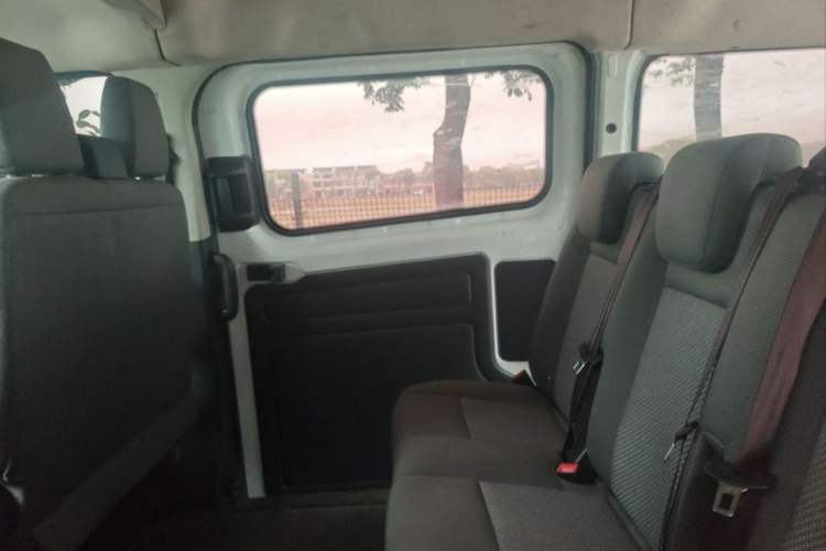 Used Ford Transit 2017 2.0T Diesel Multi-Function Commercial Vehicle Mid-Drive Mid-Roof China V Standard Interior 3