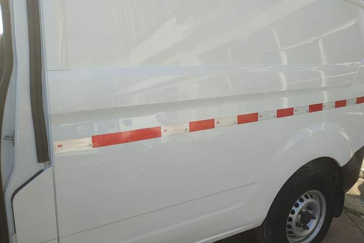 Used Ford Transit 2017 2.0T Diesel Van Short Wheelbase Mid-Roof China V Standard Interior 8