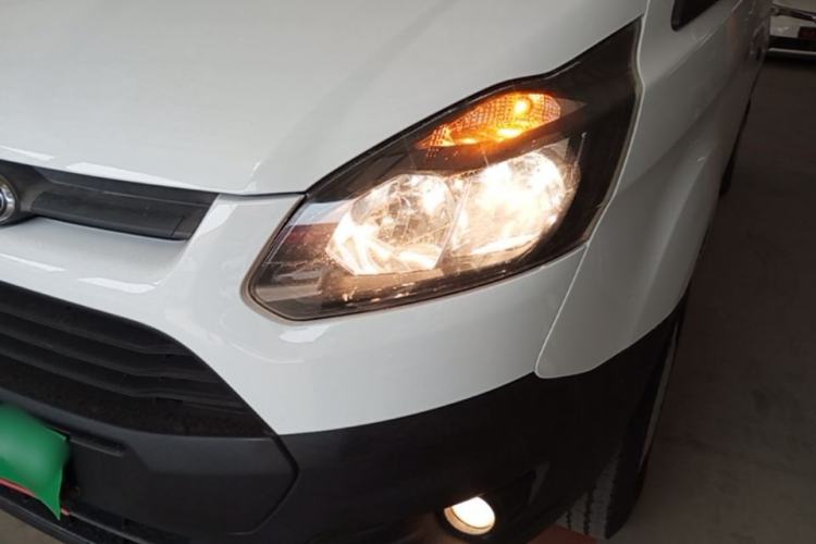 Used Ford Transit 2017 2.0T Diesel Van Short Wheelbase Mid-Roof China V Standard Left Front Headlight
