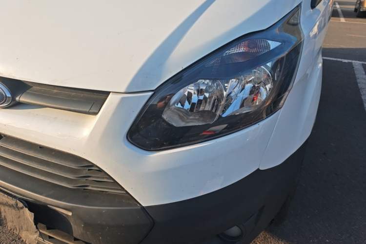 Used Ford Transit 2017 2.0T Diesel Van Mid-Chassis Mid-Roof China V Standard Left Front Headlight