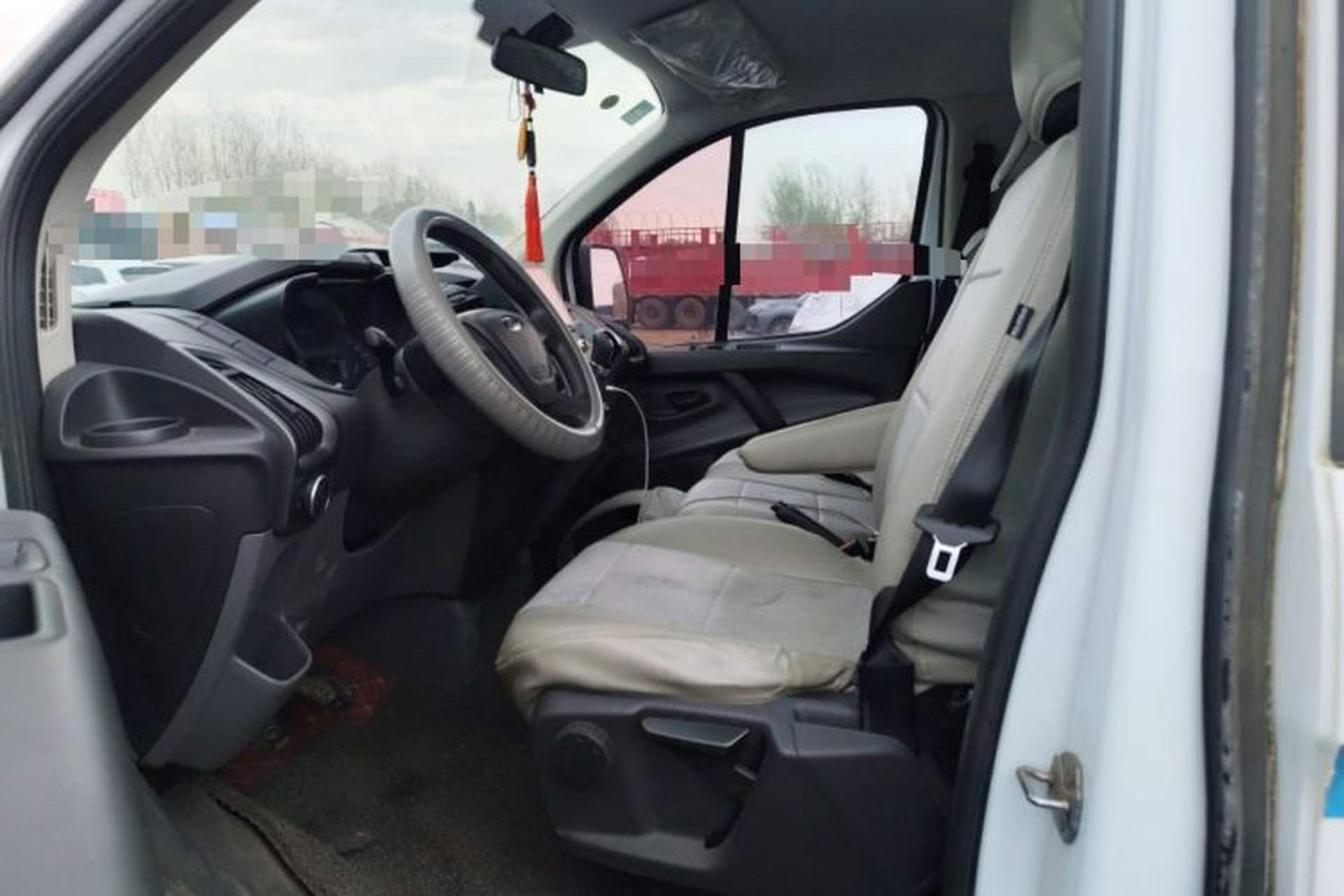 Used Ford Transit 2017 2.0T Diesel Multi-Purpose Commercial Vehicle Mid-Drive Mid-Roof China IV Standard Left Front Seat