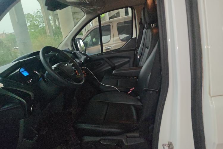 Used Ford Transit 2017 2.0T Diesel Van Mid-Chassis Mid-Roof China IV Standard Left Front Seat