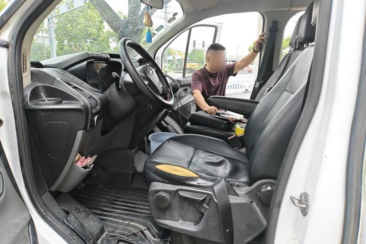 Used Ford Transit 2017 2.0T Diesel Multi-Purpose Commercial Vehicle Mid-Drive Mid-Roof China IV Standard Left Front Seat