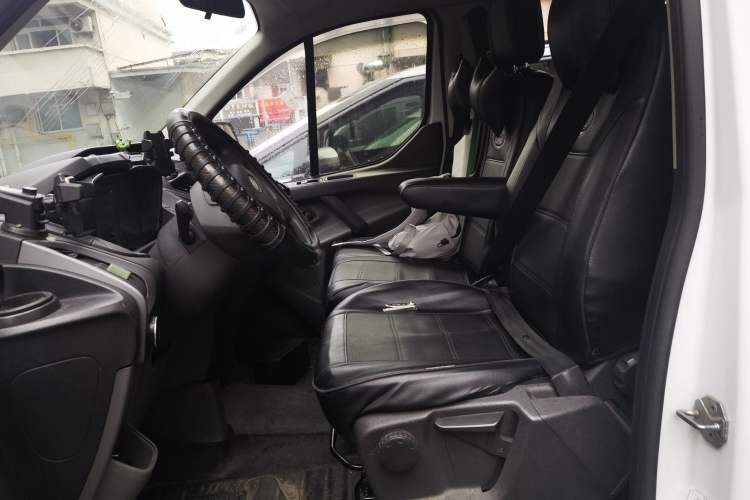 Used Ford Transit 2017 2.0T Diesel Multi-Purpose Commercial Vehicle Mid-Drive Mid-Roof China IV Standard Left Front Seat