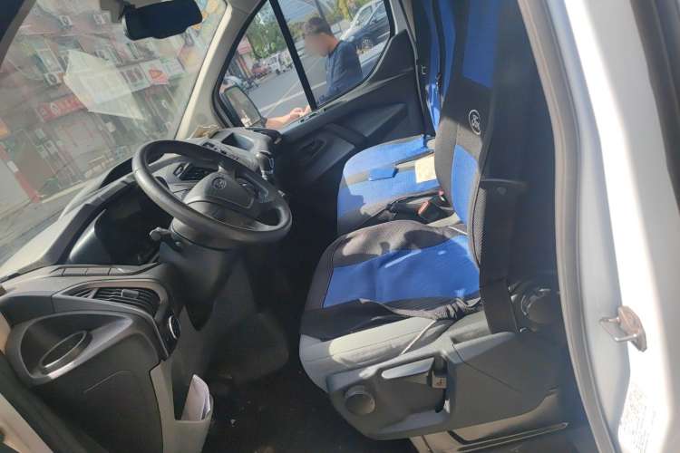 Used Ford Transit 2017 2.0T Diesel Van Mid-Chassis Mid-Roof China V Standard Left Front Seat