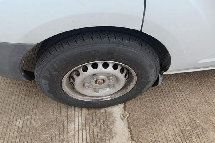Used Ford Transit 2017 2.0T Gasoline Multi-Purpose Commercial Vehicle Mid-Drive Mid-Roof China V Standard Left Front Wheel Hub
