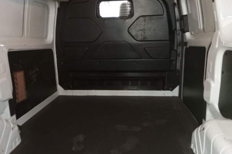 Used Ford Transit 2017 2.0T Diesel Van Short Wheelbase Mid-Roof China V Standard Left Rear Seat