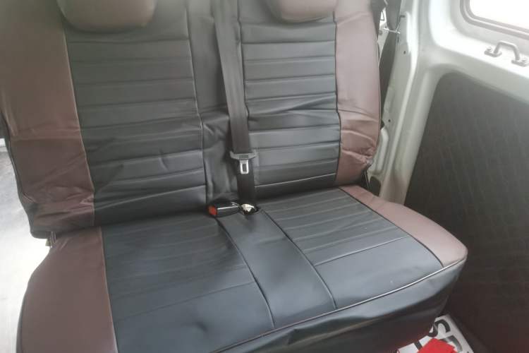 Used Ford Transit 2017 2.0T Diesel Multi-Purpose Commercial Vehicle Short Wheelbase Low Roof China V Standard Left Rear Seat