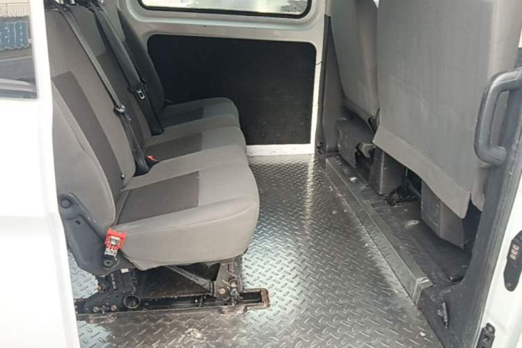 Used Ford Transit 2017 2.0T Diesel Multi-Purpose Commercial Vehicle Short Wheelbase Low Roof China V Standard Left Rear Seat
