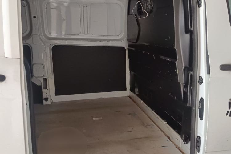 Used Ford Transit 2017 2.0T Diesel Van Mid-Chassis Mid-Roof China IV Standard Left Rear Seat