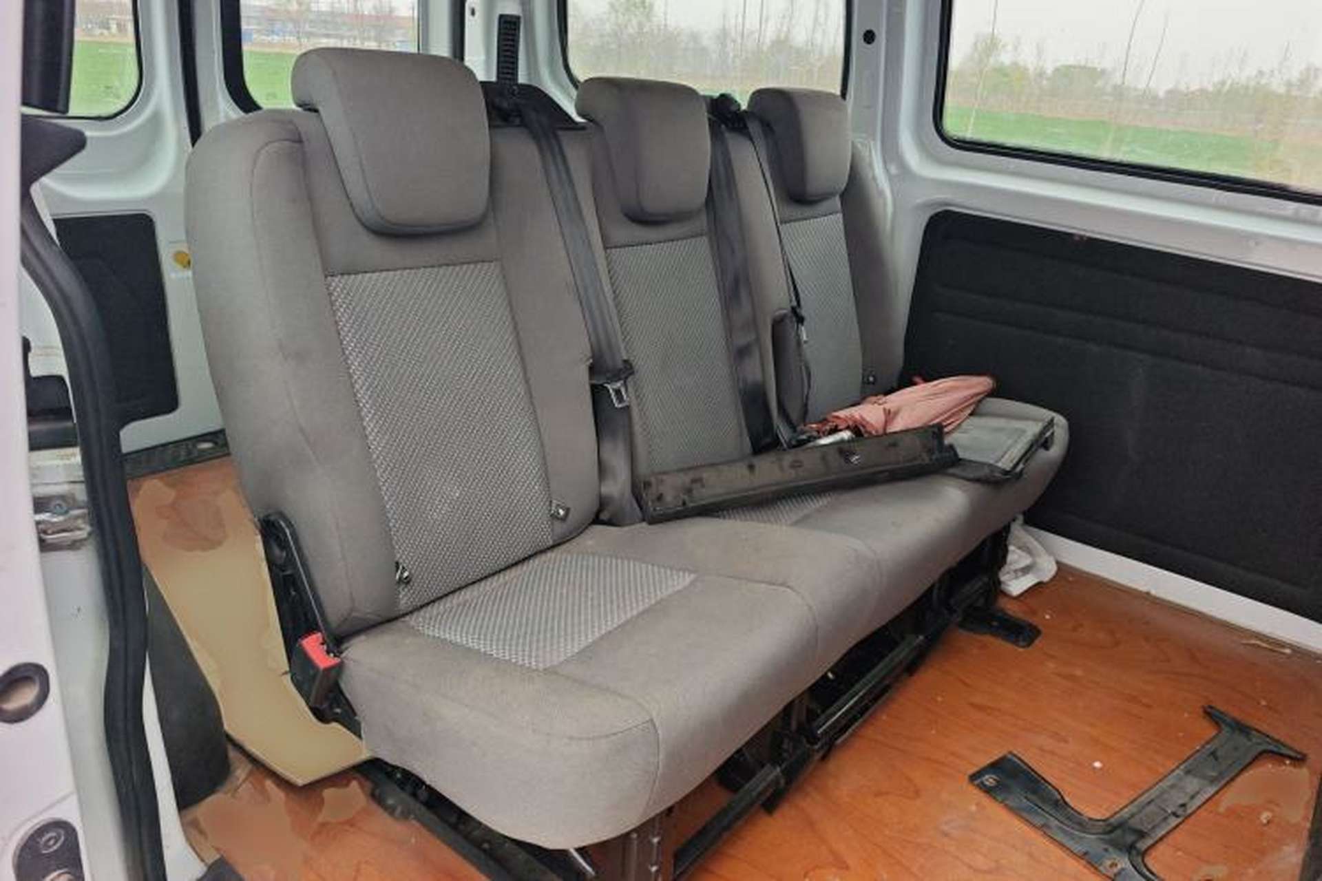 Used Ford Transit 2017 2.0T Diesel Multi-Purpose Commercial Vehicle Short Wheelbase Mid-Roof China IV Standard Left Rear Seat