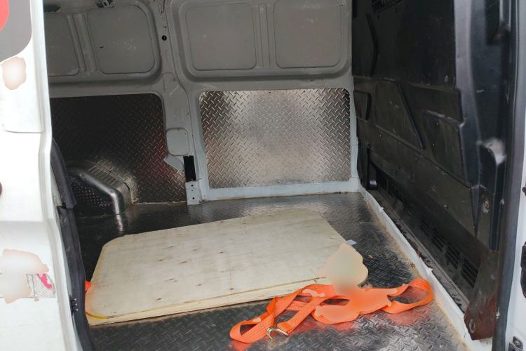 Used Ford Transit 2017 2.0T Diesel Van Mid-Chassis Mid-Roof China IV Standard Left Rear Seat