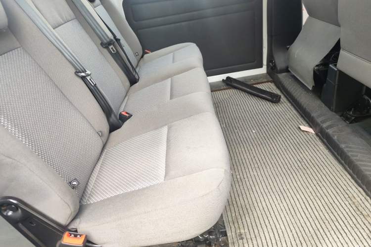 Used Ford Transit 2017 2.0T Diesel Multi-Purpose Commercial Vehicle Short Wheelbase Low Roof China V Standard Left Rear Seat