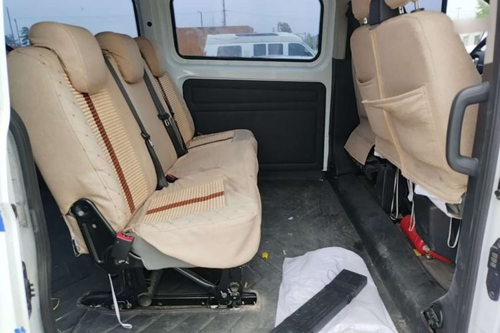 Used Ford Transit 2017 2.0T Diesel Multi-Purpose Commercial Vehicle Short Wheelbase Low Roof China V Standard Left Rear Seat