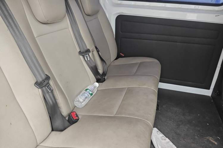 Used Ford Transit 2017 2.0T Diesel Multi-Purpose Commercial Vehicle Short Wheelbase Low Roof China V Standard Left Rear Seat