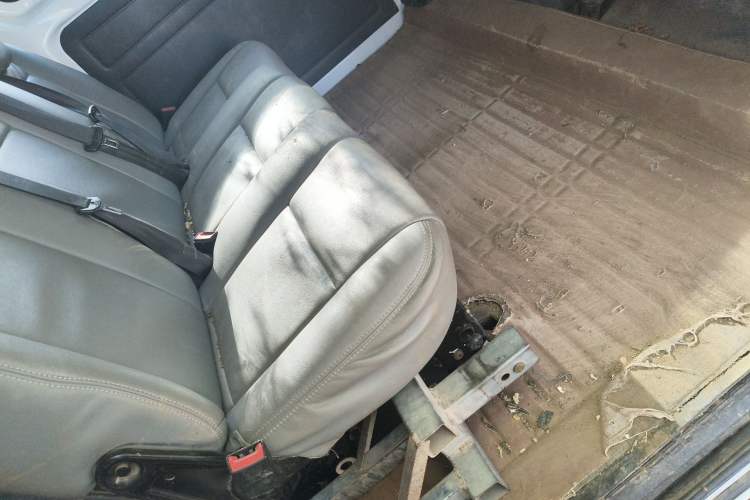 Used Ford Transit 2017 2.0T Diesel Multi-Function Commercial Vehicle Mid-Drive Mid-Roof China V Standard Left Rear Seat