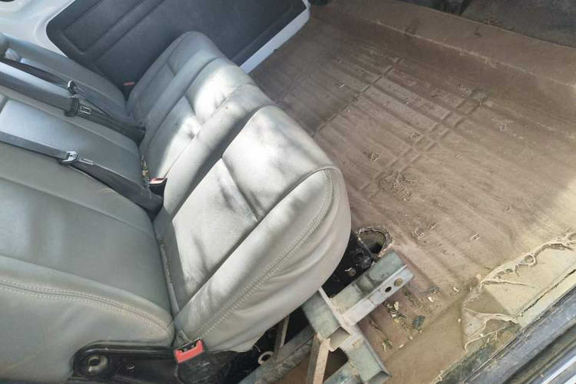 Used Ford Transit 2017 2.0T Diesel Multi-Function Commercial Vehicle Mid-Drive Mid-Roof China V Standard Left Rear Seat