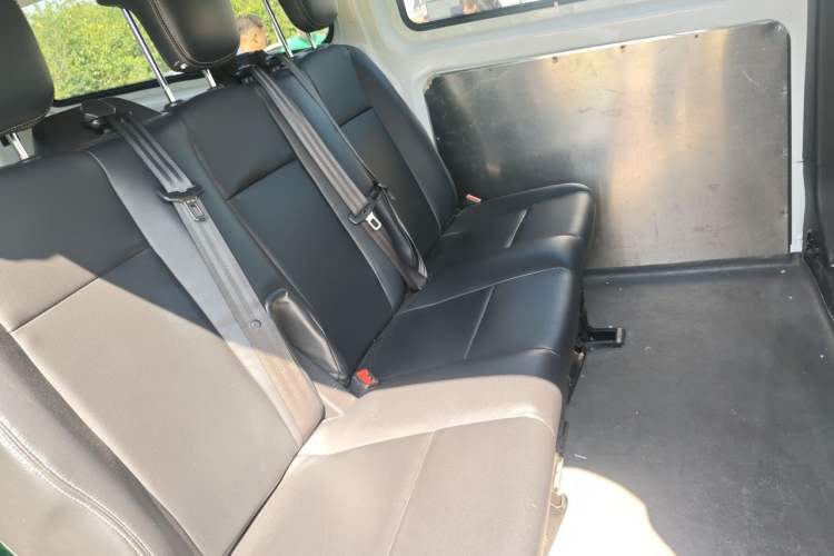 Used Ford Transit 2017 2.0T Diesel Multi-Function Commercial Vehicle Mid-Drive Mid-Roof China V Standard Left Rear Seat