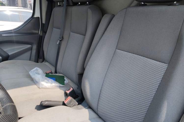 Used Ford Transit 2017 2.0T Diesel Van Short Wheelbase Low Roof China V Standard Left Rear Seat