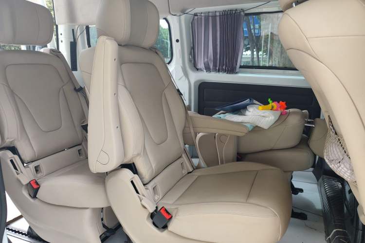 Used Ford Transit 2017 2.0T Diesel Multi-Function Commercial Vehicle Short Wheelbase Mid-Roof China V Standard Left Rear Seat