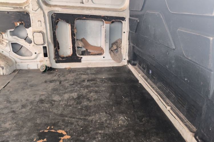 Used Ford Transit 2017 2.0T Diesel Van Mid-Chassis Mid-Roof China V Standard Left Rear Seat