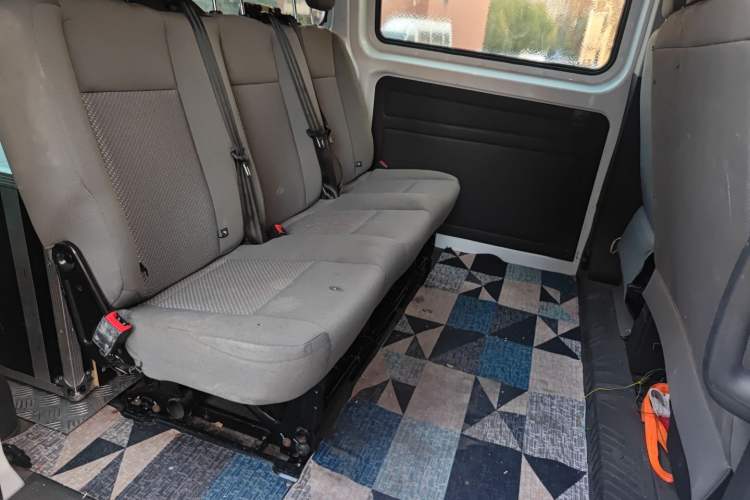 Used Ford Transit 2017 2.0T Diesel Van Short Wheelbase Mid-Roof China V Standard Left Rear Seat