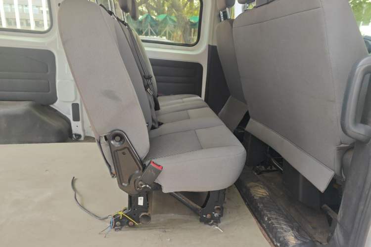 Used Ford Transit 2017 2.0T Gasoline Multi-Purpose Commercial Vehicle Short Wheelbase Low Roof China V Standard Left Rear Seat