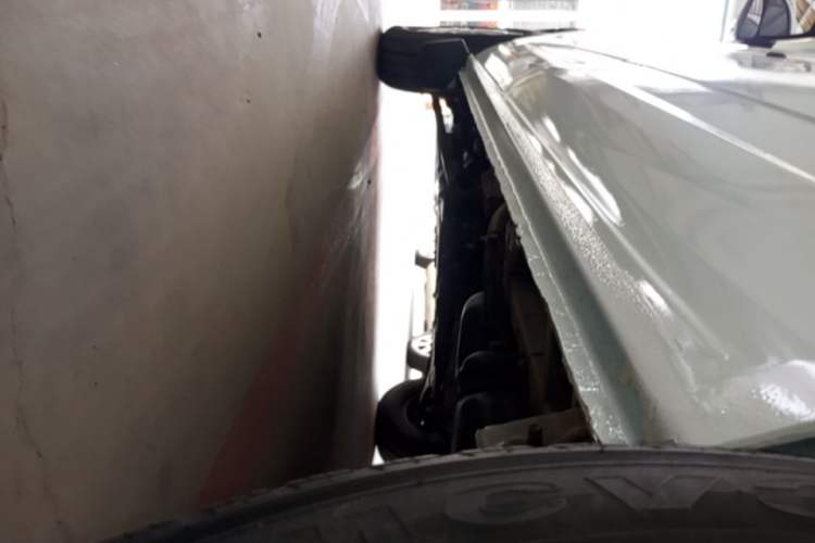 Used Ford Transit 2017 2.0T Diesel Van Short Wheelbase Mid-Roof China V Standard Left Side Sill