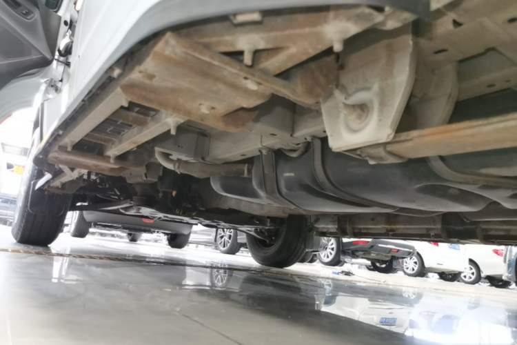 Used Ford Transit 2017 2.0T Diesel Multi-Purpose Commercial Vehicle Short Wheelbase Low Roof China V Standard Left Side Sill