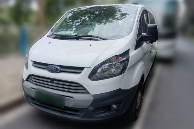 Used Ford Transit 2017 2.0T Diesel Multi-Purpose Commercial Vehicle Short Wheelbase Low Roof China IV Standard