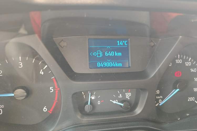 Used Ford Transit 2017 2.0T Diesel Van Short Wheelbase Low Roof China IV Standard Odometer Close Up