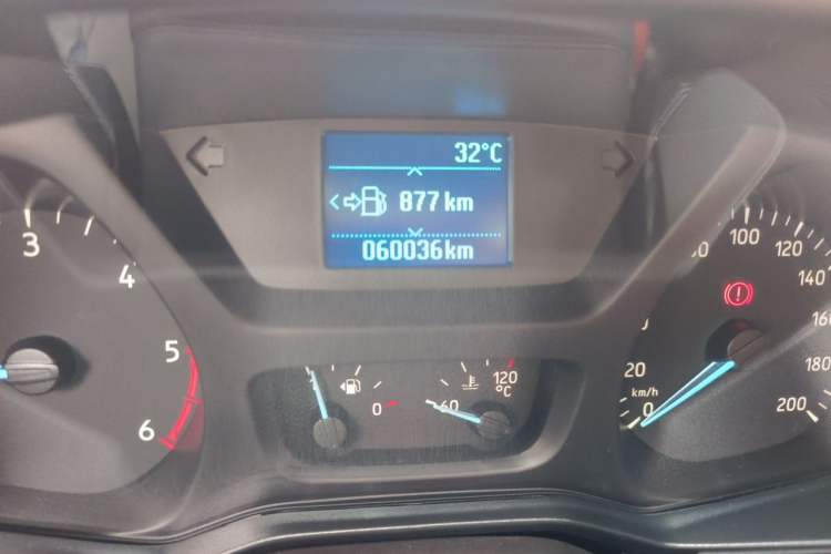 Used Ford Transit 2017 2.0T Diesel Van Short Wheelbase Low Roof China IV Standard Odometer Close Up