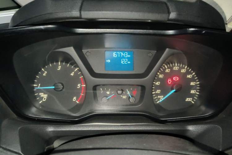 Used Ford Transit 2017 2.0T Diesel Van Mid-Chassis Mid-Roof China V Standard Odometer Close Up