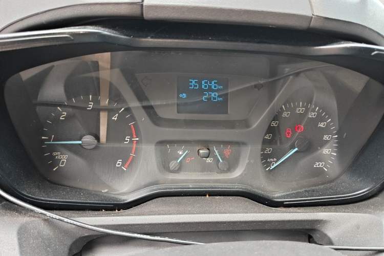 Used Ford Transit 2017 2.0T Diesel Multi-Function Commercial Vehicle Mid-Drive Mid-Roof China V Standard Odometer Close Up