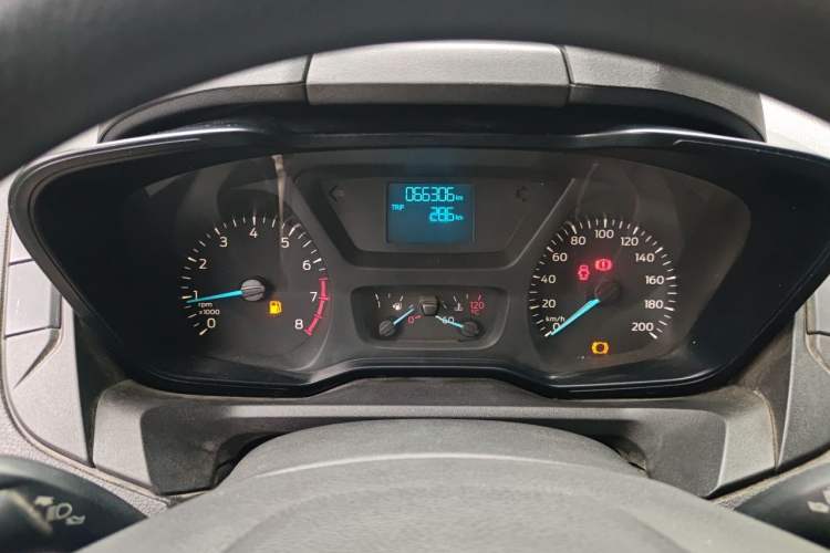 Used Ford Transit 2017 2.0T Gasoline Van Short Wheelbase Low Roof China V Standard Odometer Close Up