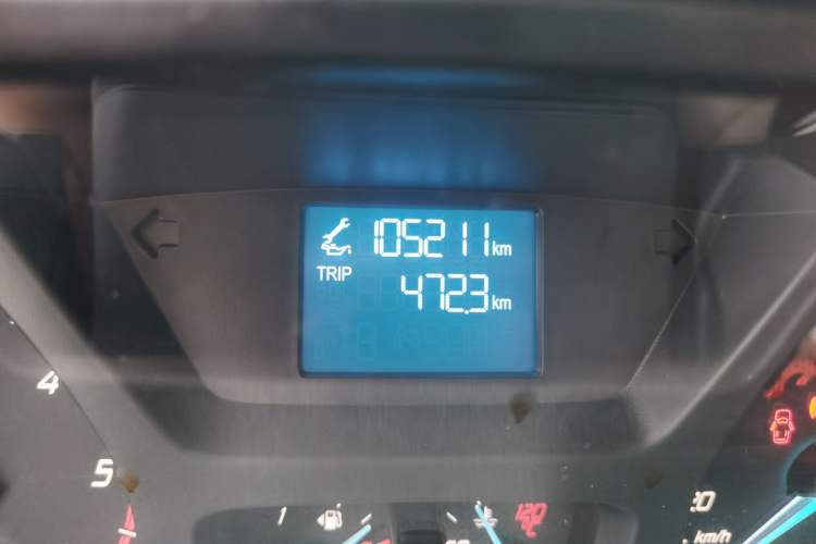 Used Ford Transit 2017 2.0T Diesel Multi-Function Commercial Vehicle Mid-Drive Mid-Roof China V Standard Odometer Close Up