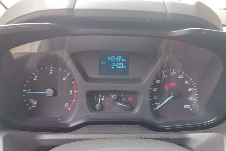 Used Ford Transit 2017 2.0T Diesel Multi-Purpose Commercial Vehicle Mid-Drive Mid-Roof China IV Standard Odometer Close Up