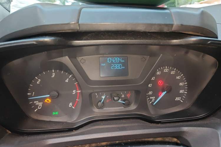 Used Ford Transit 2017 2.0T Diesel Multi-Purpose Commercial Vehicle Short Wheelbase Low Roof China IV Standard Odometer Close Up