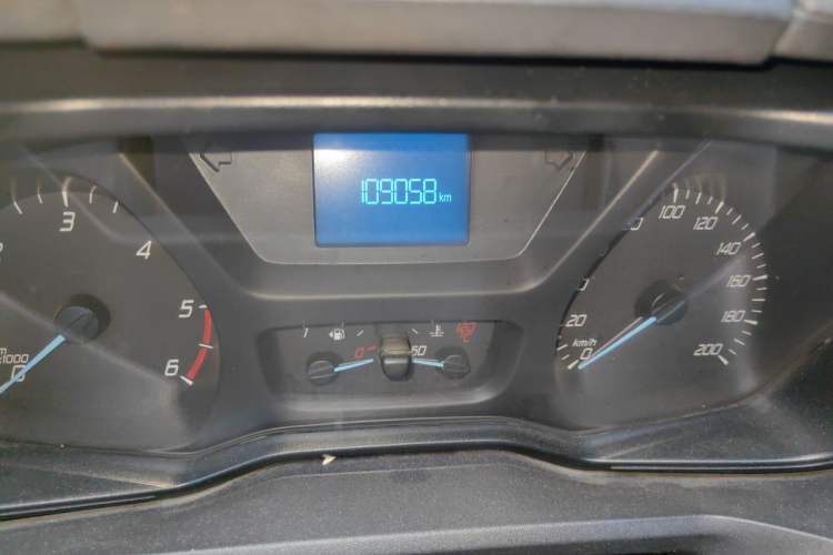 Used Ford Transit 2017 2.0T Diesel Multi-Purpose Commercial Vehicle Short Wheelbase Low Roof China V Standard Odometer Close Up
