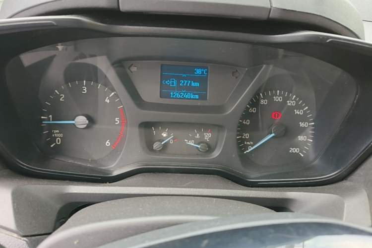 Used Ford Transit 2017 2.0T Diesel Van Short Wheelbase Low Roof China IV Standard Odometer Close Up