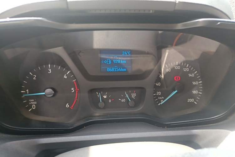 Used Ford Transit 2017 2.0T Diesel Multi-Function Commercial Vehicle Mid-Drive Mid-Roof China V Standard Odometer Close Up