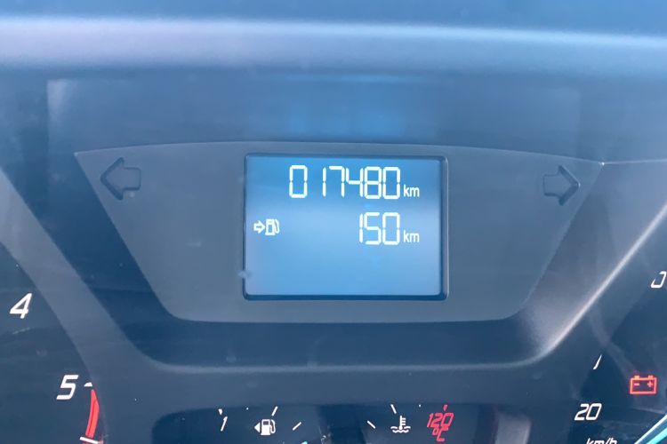 Used Ford Transit 2017 2.0T Diesel Multi-Purpose Commercial Vehicle Short Wheelbase Low Roof China V Standard Odometer Close Up