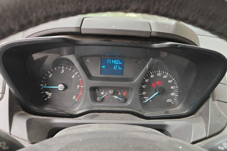 Used Ford Transit 2017 2.0T Diesel Multi-Function Commercial Vehicle Mid-Drive Mid-Roof China V Standard Odometer Close Up