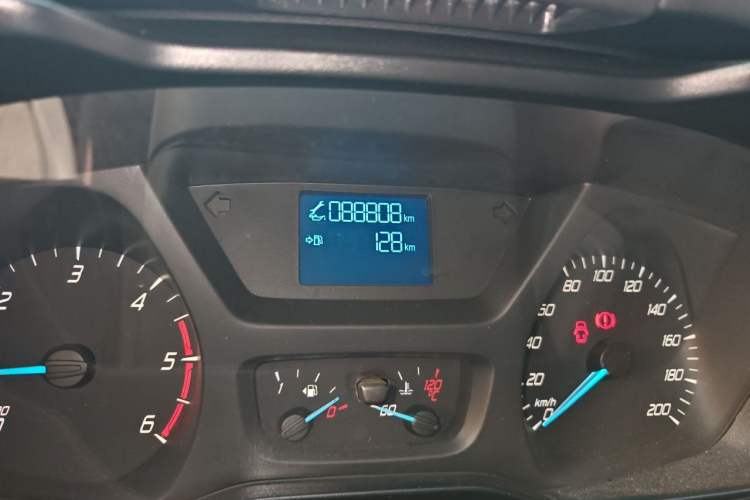 Used Ford Transit 2017 2.0T Diesel Van Mid-Chassis Mid-Roof China V Standard Odometer Close Up