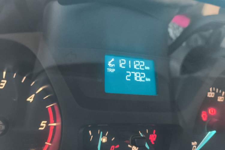 Used Ford Transit 2017 2.0T Diesel Multi-Purpose Commercial Vehicle Short Wheelbase Low Roof China V Standard Odometer Close Up