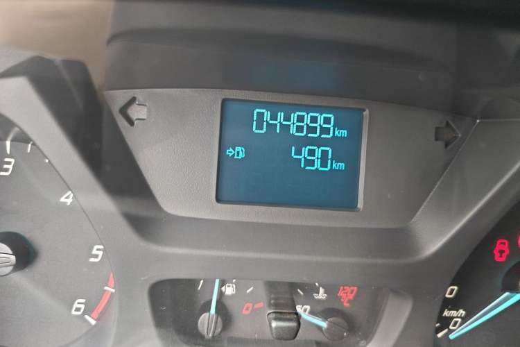 Used Ford Transit 2017 2.0T Diesel Multi-Function Commercial Vehicle Mid-Drive Mid-Roof China V Standard Odometer Close Up