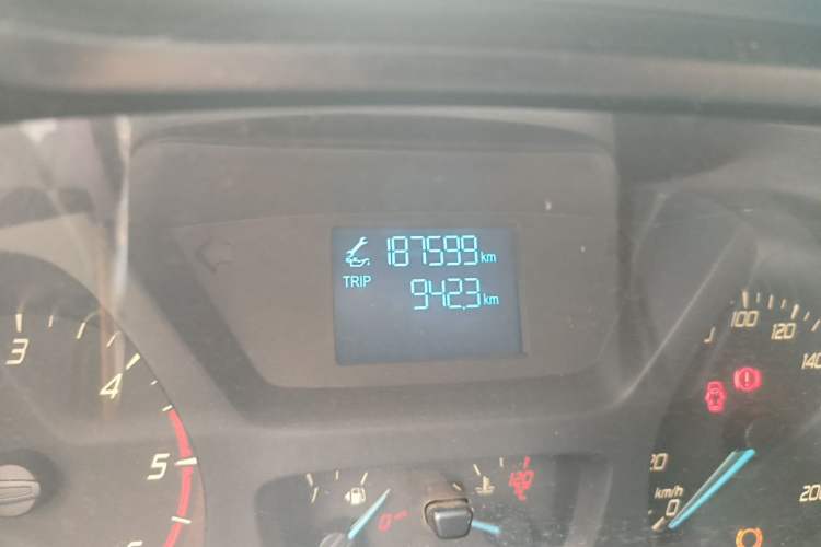 Used Ford Transit 2017 2.0T Diesel Van Short Wheelbase Low Roof China V Standard Odometer Close Up