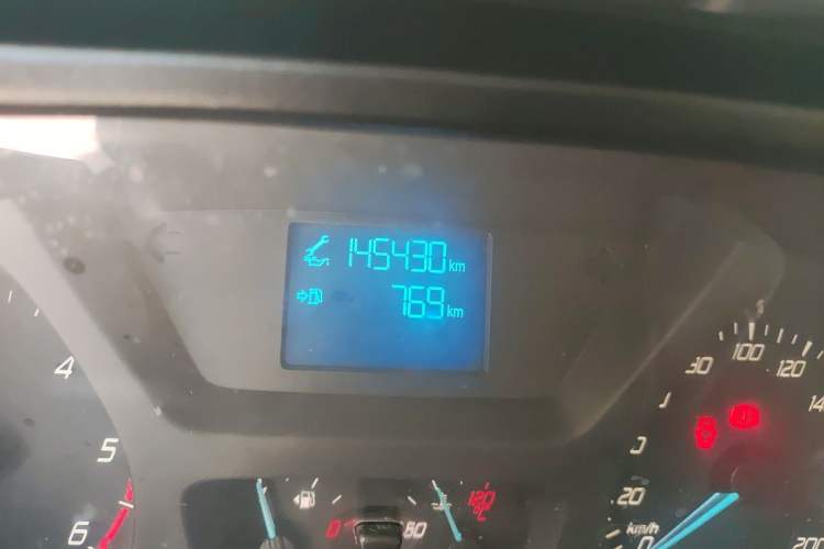 Used Ford Transit 2017 2.0T Diesel Multi-Function Commercial Vehicle Mid-Drive Mid-Roof China V Standard Odometer Close Up